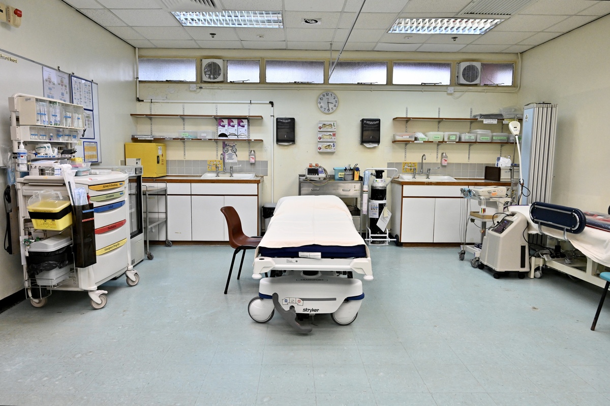 醫傷治病:  急救站猶如小型醫院急症室，可處理各類型創傷，甚至心臟病發、中風等嚴重個案。