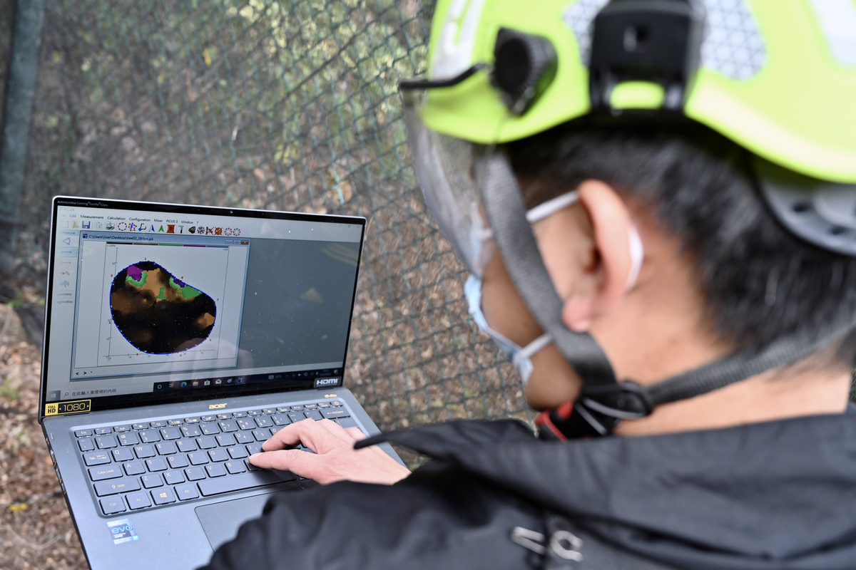 客觀高效:  應用科技除可增加護養樹木工作的效率，也可為風險評估提供更多客觀數據。