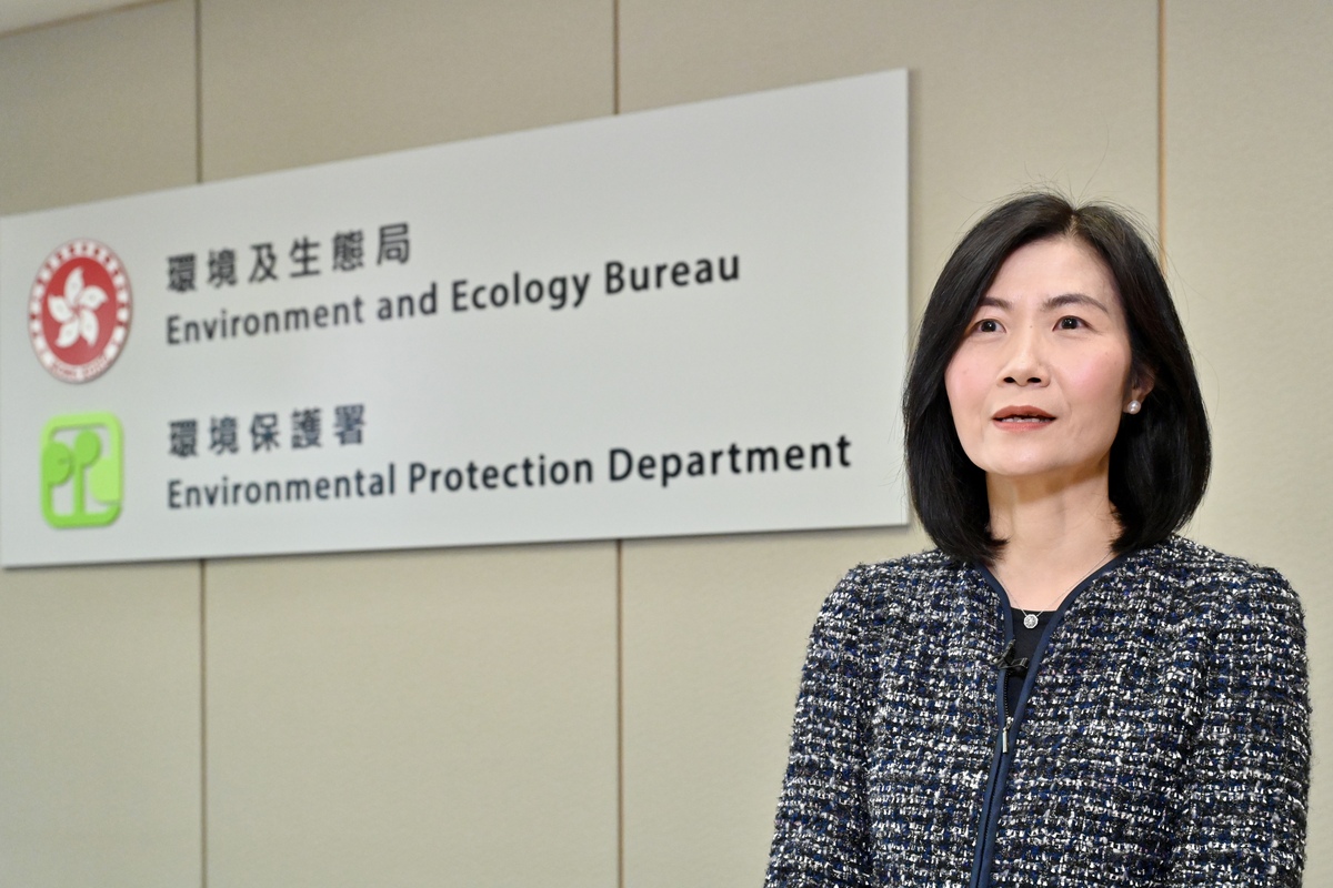 減碳策略:  馬周佩芬表示，低碳綠色科研基金會優先考慮可配合政府四大減碳策略的申請項目。