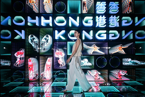 燈箱裝置: 今年展覽新加入以體育動感之都為題的主題展區。