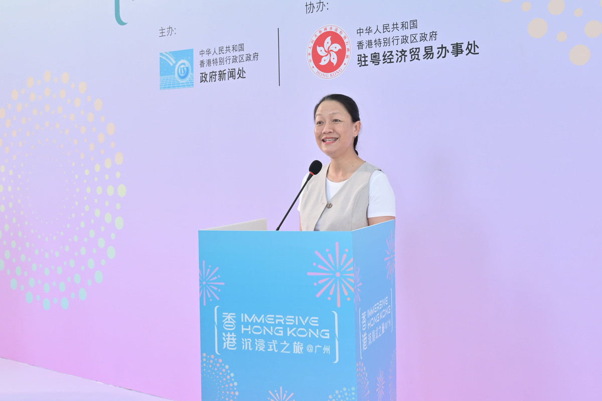 宣傳香港: 廖李可期在展覽開幕禮上致辭。