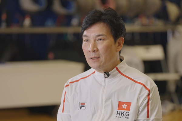 相輔相成: 鄭兆康表示，運動員取得佳績吸引更多人習劍，有助推動劍擊運動普及化和培育精英運動員。（體育學院提供相片）