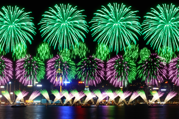 喜迎國寶: 這一幕以熊貓喜歡的竹葉為主題，圖案以綠色為主。