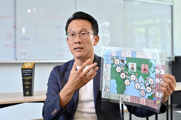學問思辨: 關志恒認為學習歷史可培養學生的世界視野和對文化的尊重，期望學生透過歷史領悟前人智慧，並在生活中實踐。