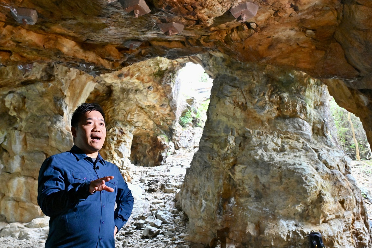 流金歲月: 陳浩鵬表示,蓮麻坑鉛礦洞曾是本港規模最大的鉛礦場,其歷史可追溯至19世紀。