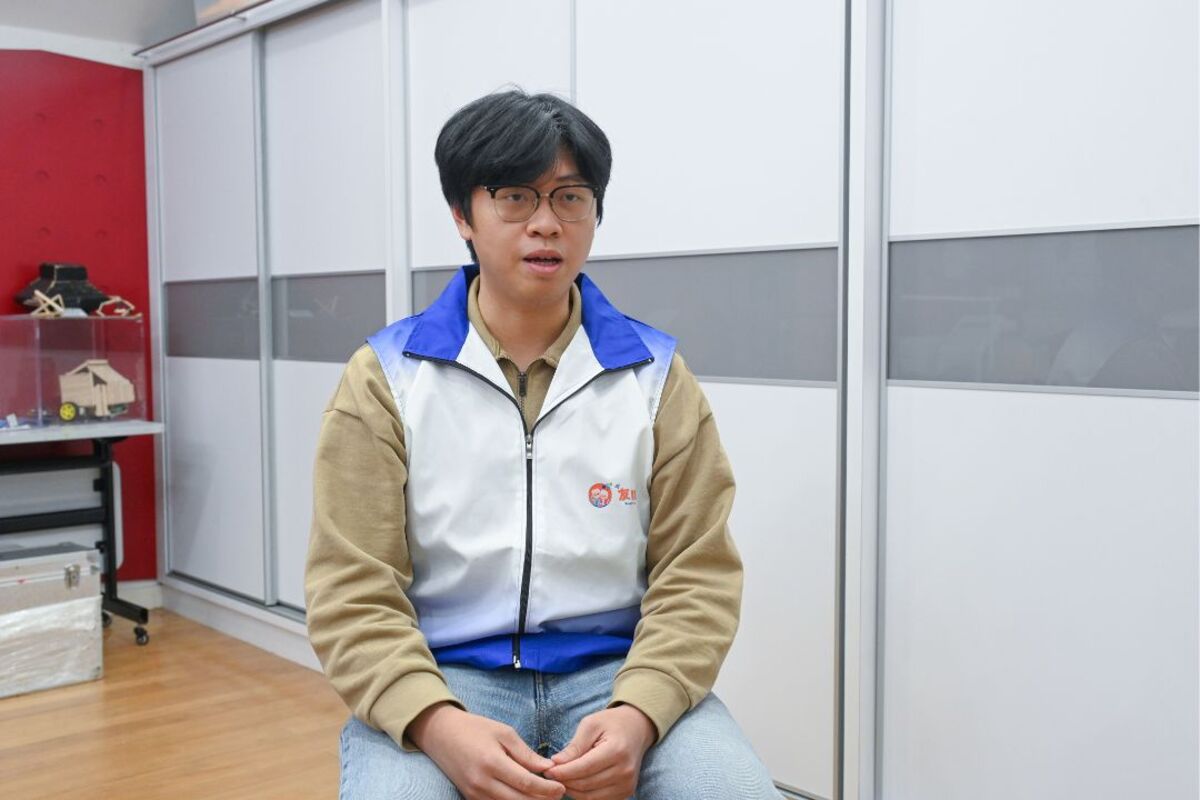 反應熱烈:  李越翰表示，街坊會來查詢不同事宜，職員會藉此機會向他們推介免費課程。