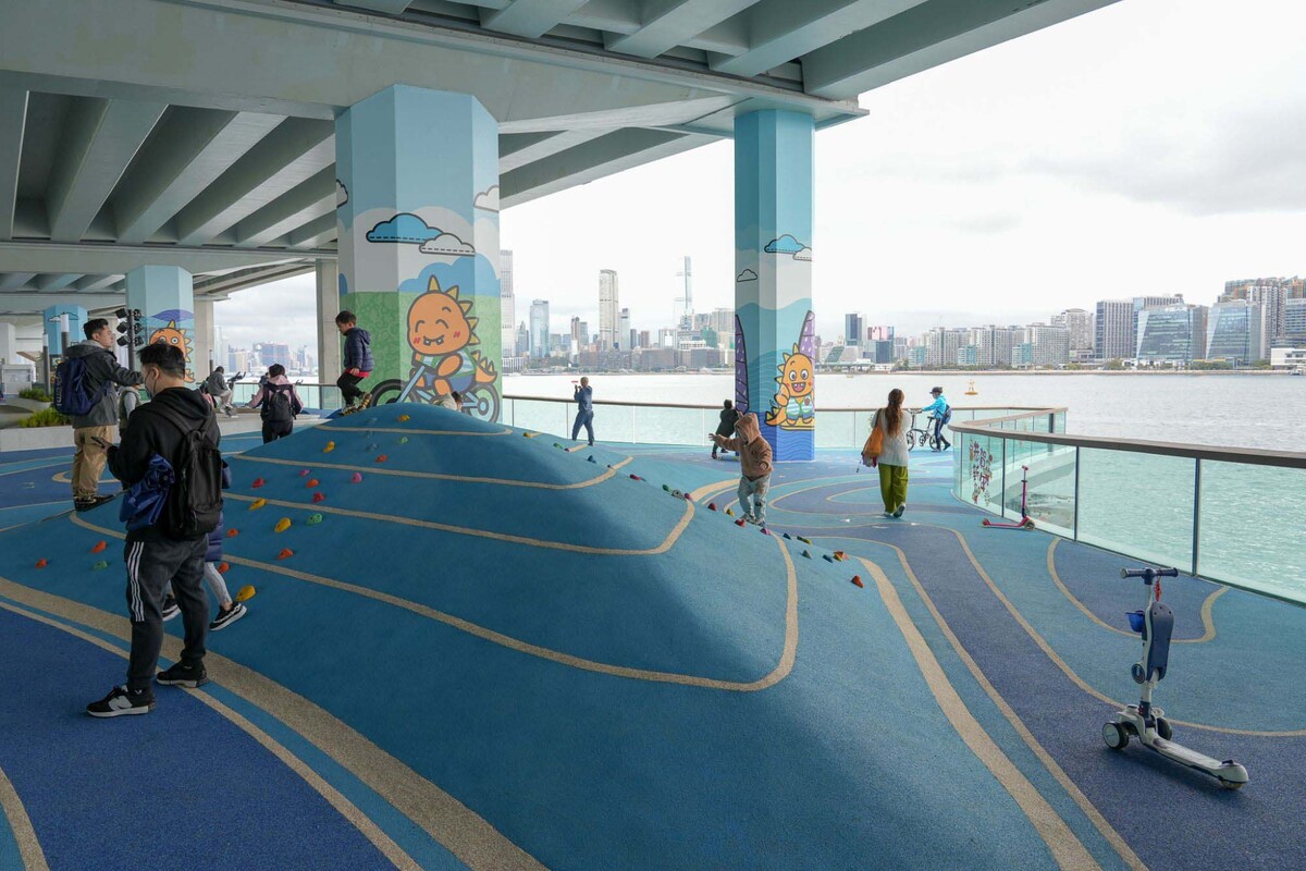 城市海浪: 東岸板道工程團隊以城市海浪作為整體設計概念。