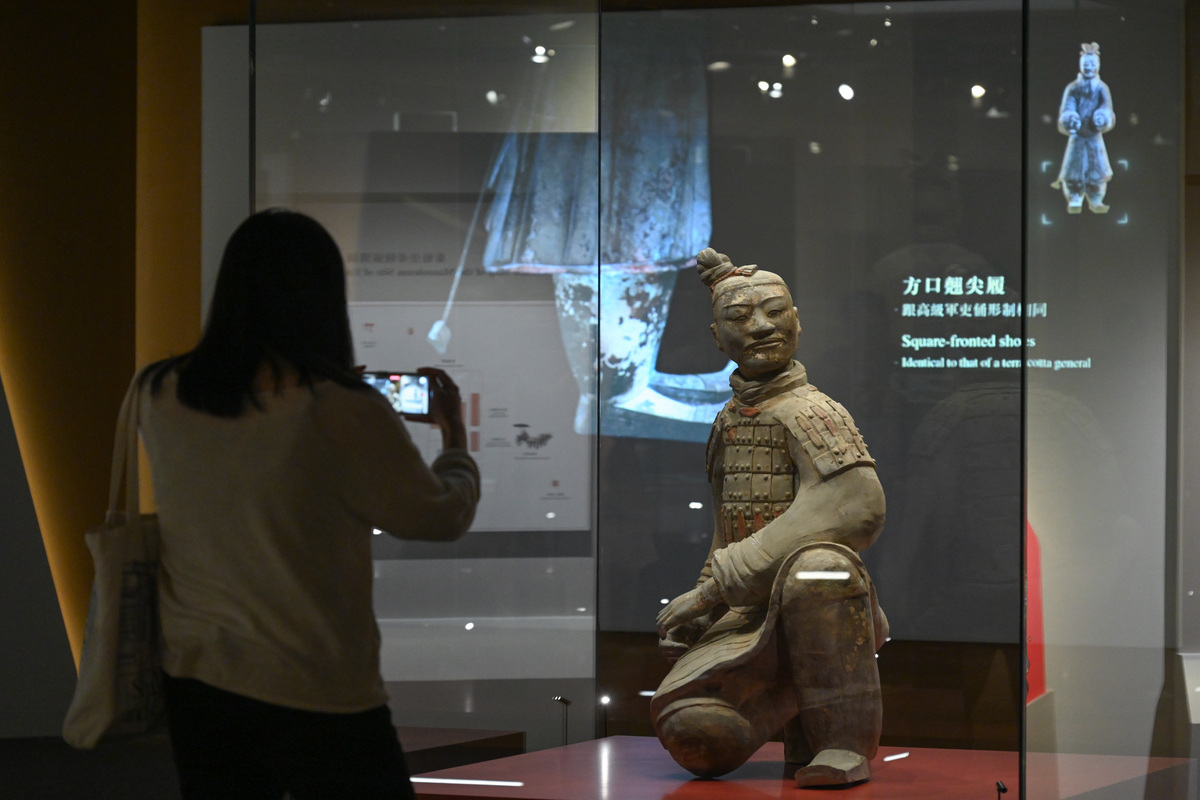 秦漢歷史:  香港歷史博物館展出秦始皇兵馬俑等文物。
