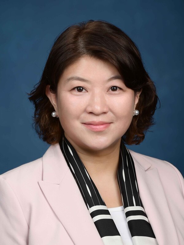 新崗位: 李夏茵8月1日接任醫管局行政總裁。