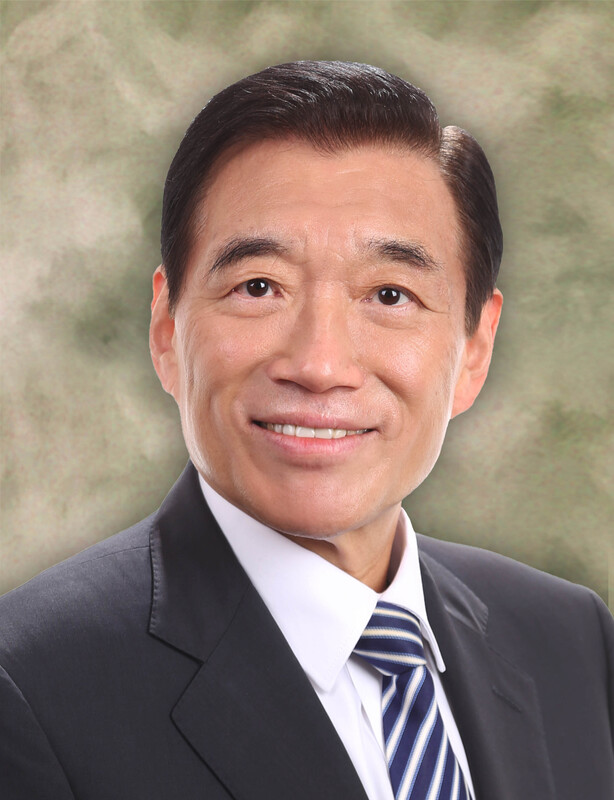 續効力: 范鴻齡續任醫管局主席。