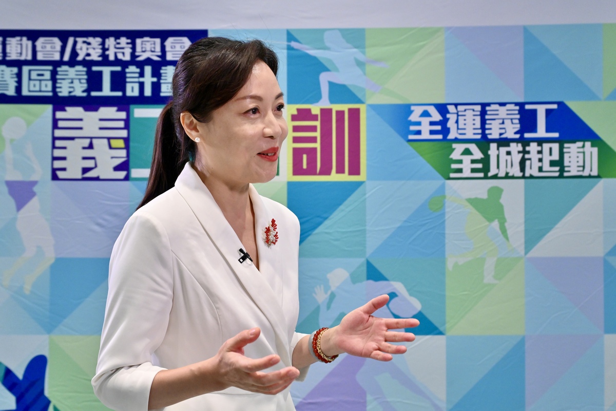 舉止優雅:  李靜稱，禮儀助理的職責貫穿整個頒獎過程，是典禮的隱形引導者，也是優雅的呈現者。