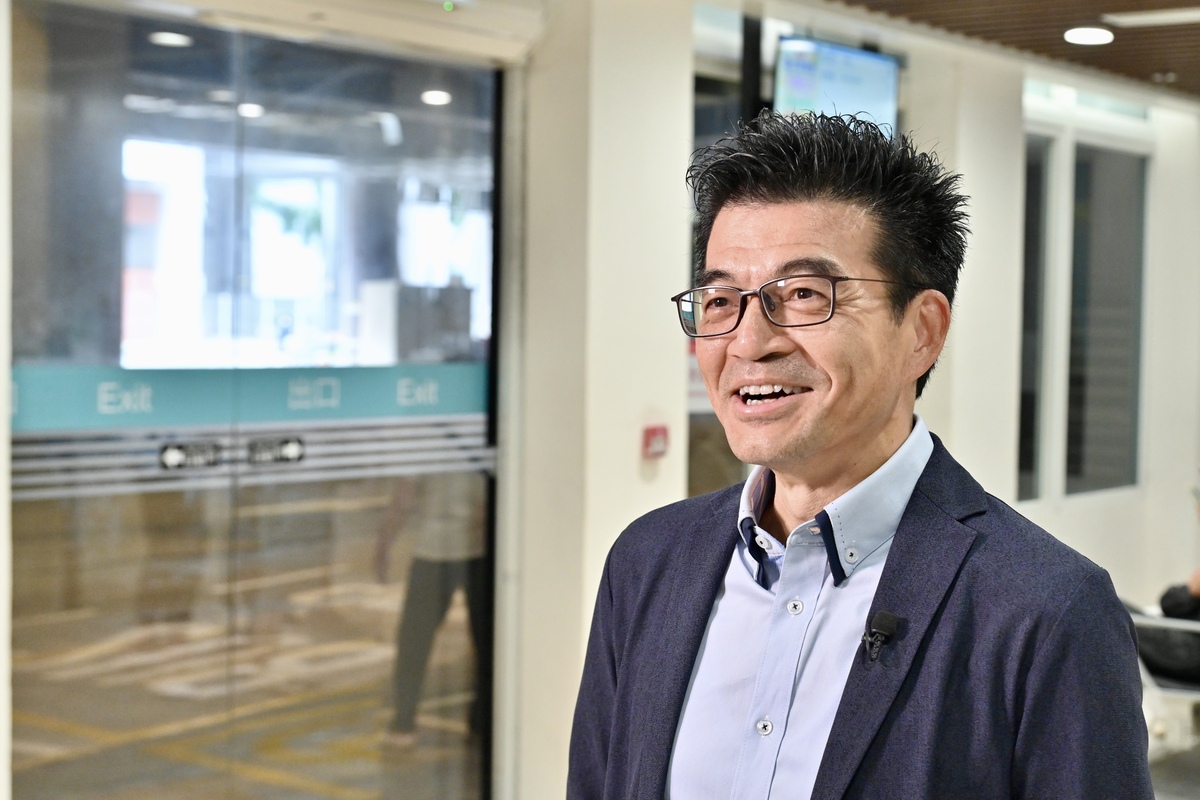 持續優化:  嚴啟龍透露，馬鞍山市中心公共交通總站正進行第二期改善工程，包括加建額外兩個巴士乘客候車室。