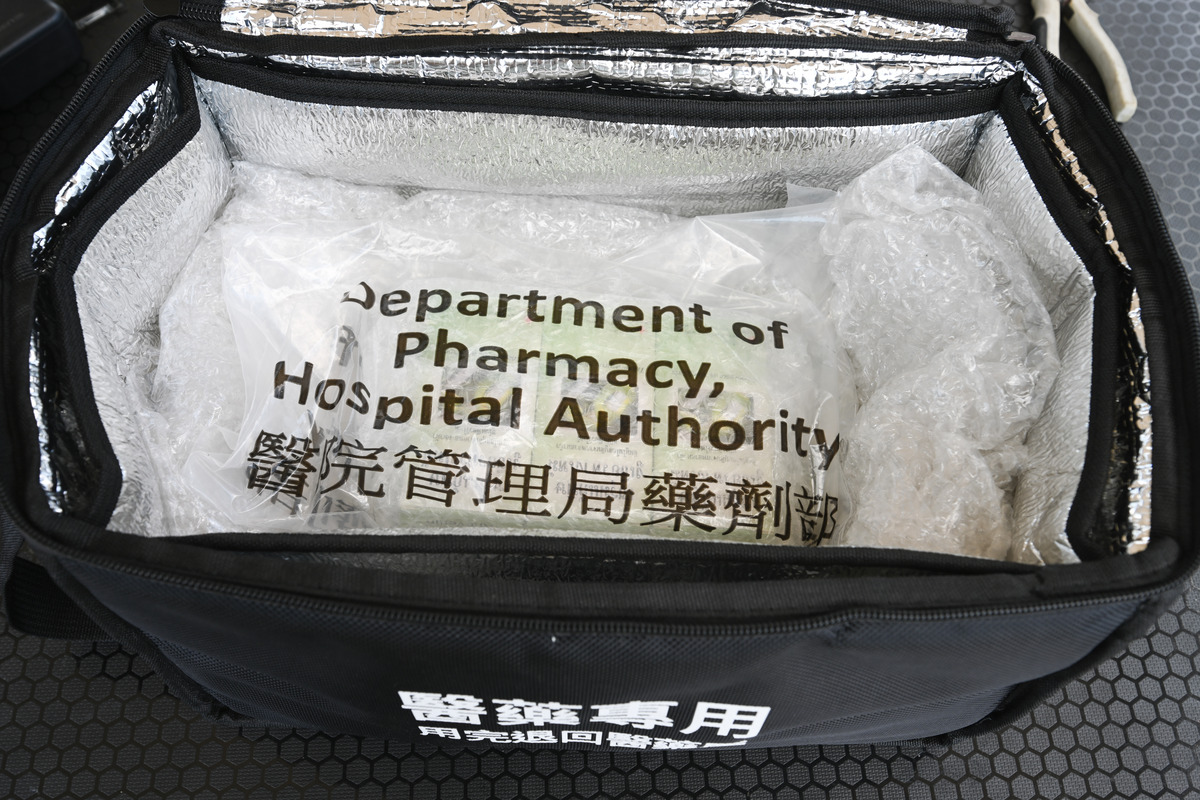 突破框框:  長洲醫院的醫療物資一直依賴渡輪運送，受船期等因素限制，利用無人機運送藥物成為突破。