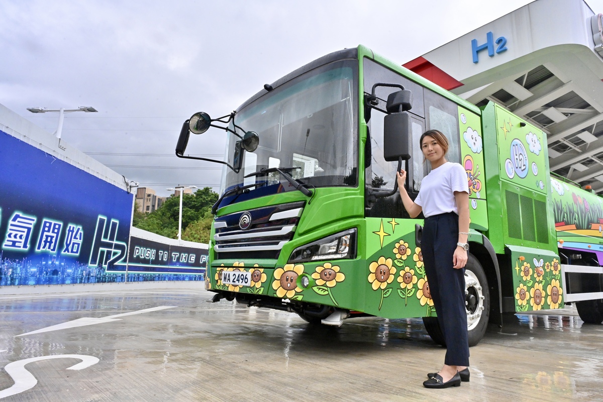 環境友善:  李兆凝指，傳統燃油洗街車在運行過程中會排出廢氣，而氫燃料電池洗街車唯一排放物就是水。