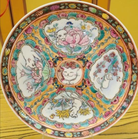 找找
              碟上的貓貓！...