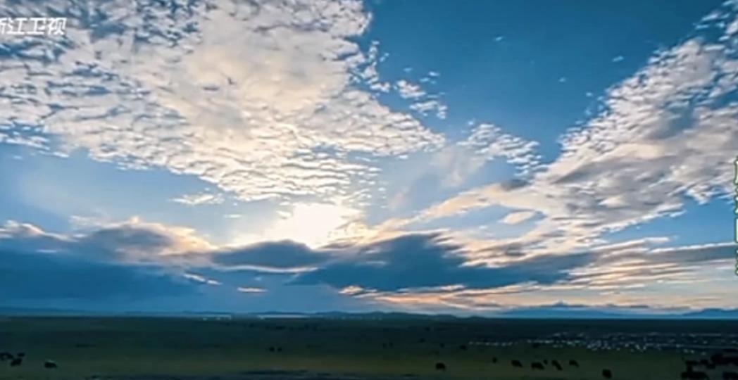 美幻
              彩雲！...