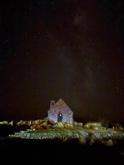 晚安
紐西蘭蒂卡普湖畔
好牧羊人教堂
(Church of the Good Shepherd)...