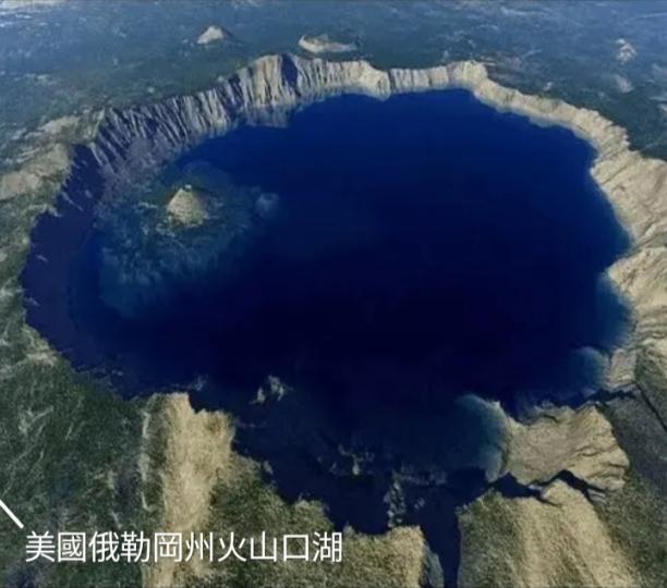 美国俄勒岡州火山口湖...
