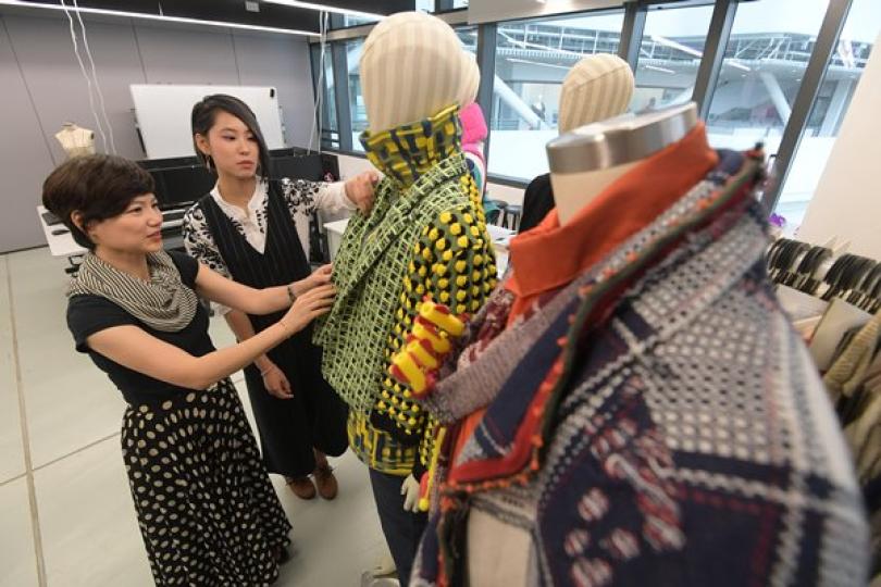 激發創意: 學院設有各種學科，其中時裝設計培育創意人才。