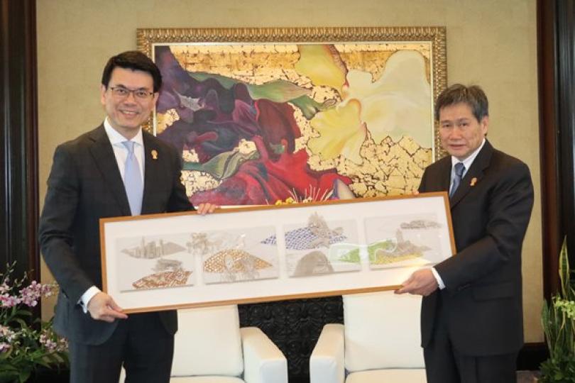 邱騰華曼谷出席東盟會議