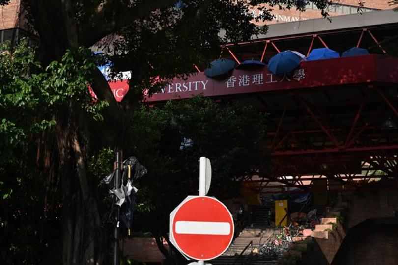 特首籲理大留守者盡快和平離開