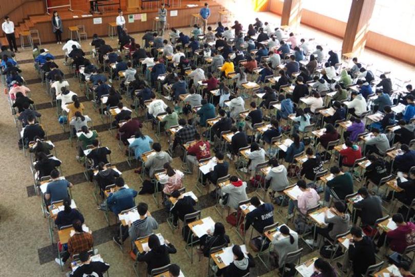 政府籲文憑試考生每日量體溫