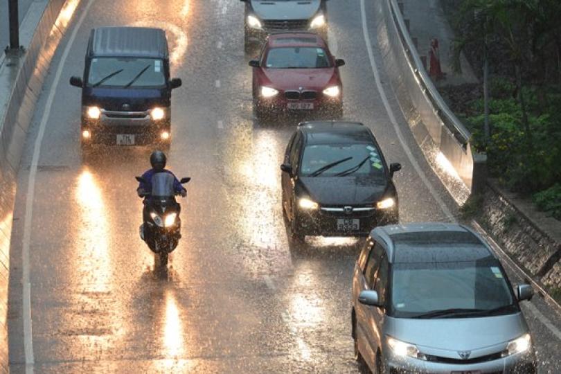 颱風海高斯襲港七人傷
