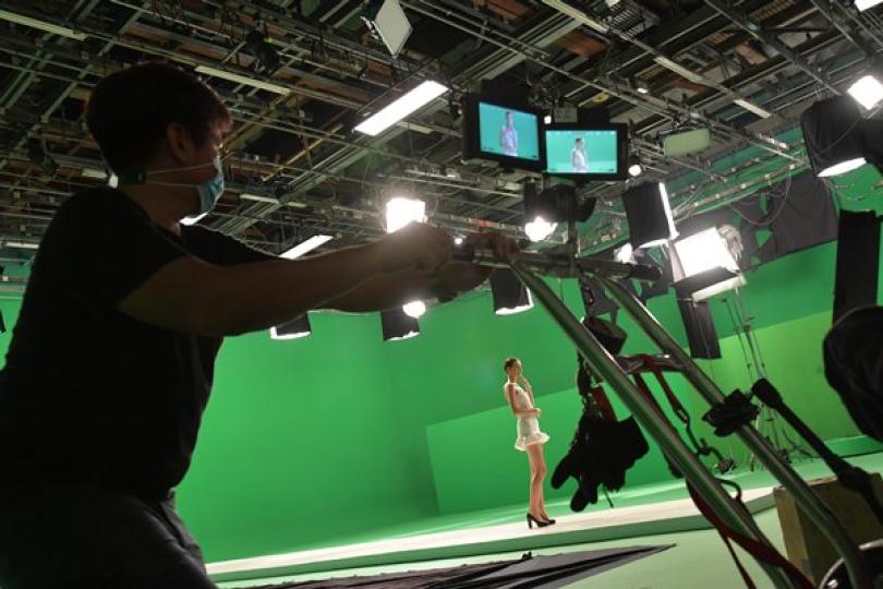 疫中求變 網上時裝展助拓商機