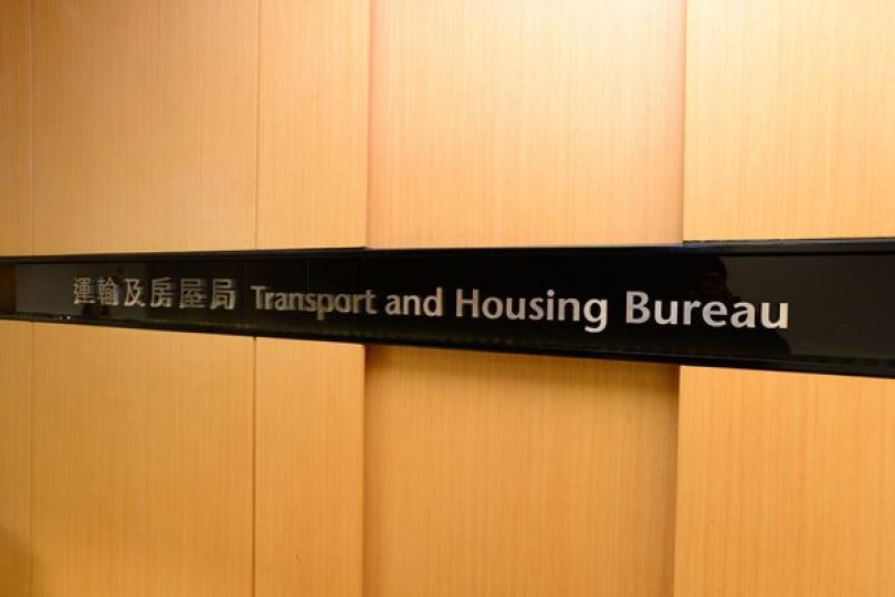 陳帆傍晚啟程訪深圳