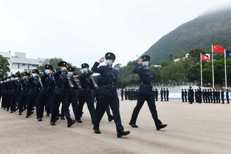 鄧炳強勉勵畢業學員守護香港