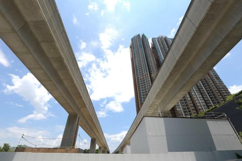 推新鐵路項目 提升交通基建