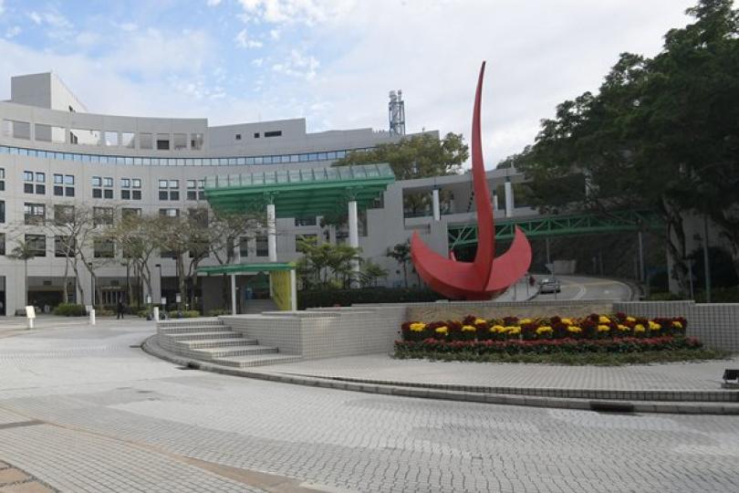 政府資助逾二千五副學位