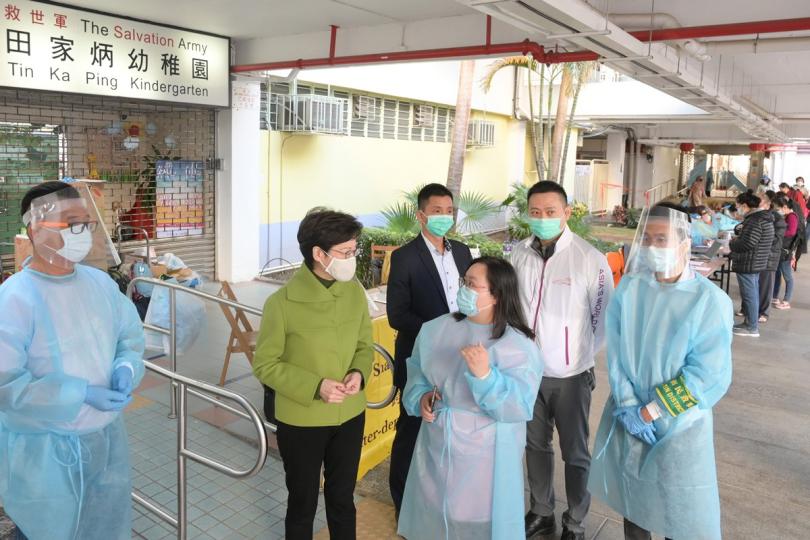 特首訪乙明邨了解強制檢測執法