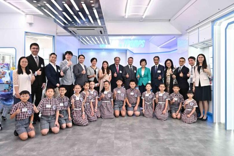 蔡若蓮與師生共迎新學年