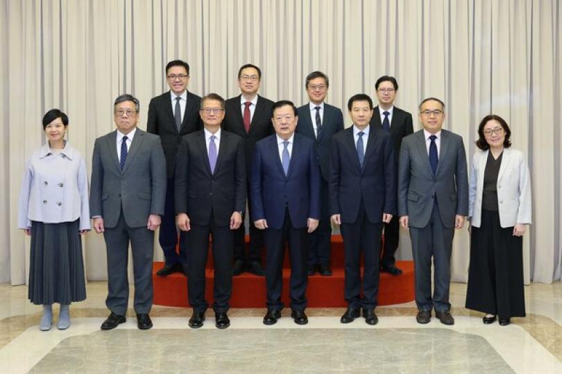 夏寶龍北京會見特區代表團