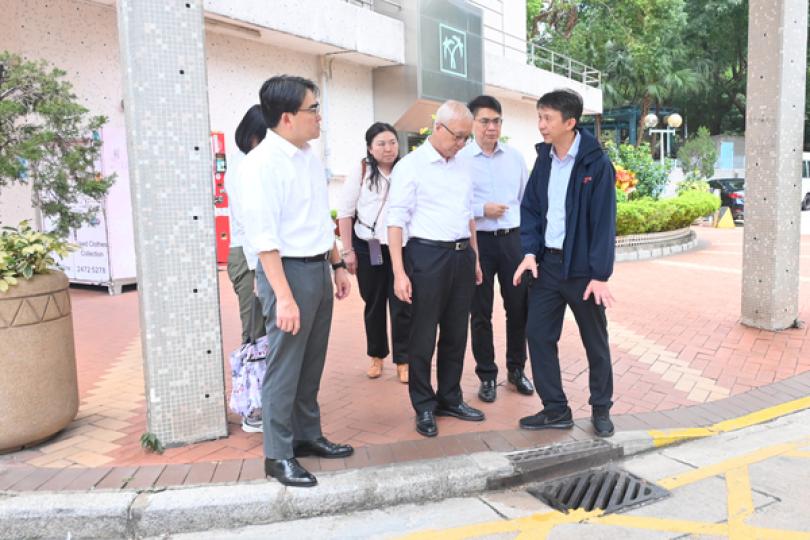 謝展寰視察地區控蚊工作